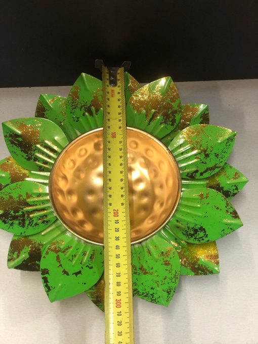 Decorative Beautiful Handcrafted Round Leaf Border Designer Uruli 30 Cm