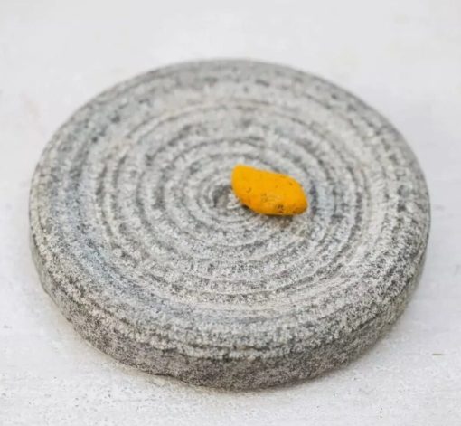 Turmeric And Sandal Chandan Turmeric Haldi Grinding Mortar Stone (Grey_10 X 10 X 3 Cm)