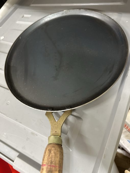 Iron Dosa Tawa With Wooden Handle - 32 Cm Diameter