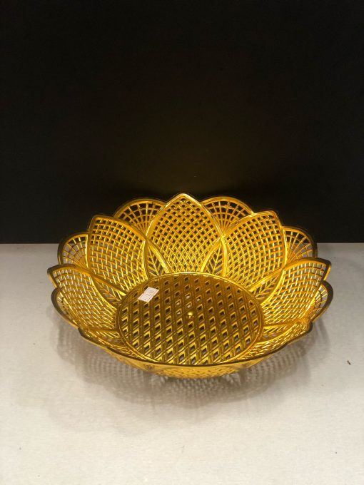 Beautiful flower shaped Golden Durable Plastic Serving Tray / Basket – Multipurpose Food / Storage Solutions / Serving / Gifts etc Beautiful flower shaped Golden Durable Plastic Serving Tray / Basket – Multipurpose Food / Storage Solutions / Serving / Gifts etc