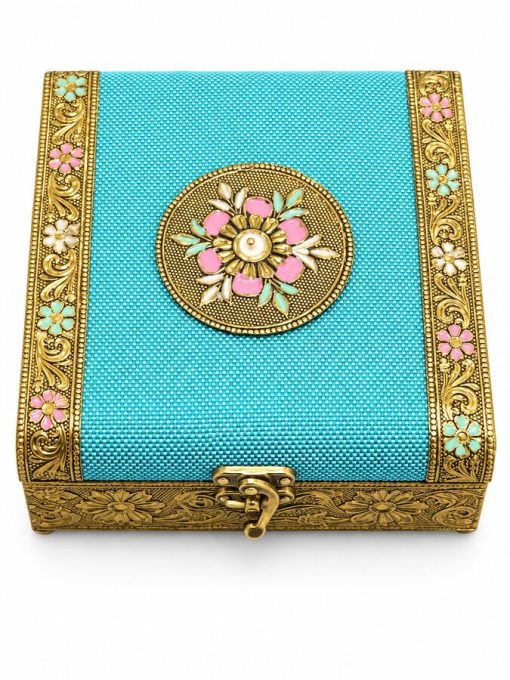 Turquoise & Gold Floral Oxidised Jewellery Gift Box – 15 × 15 × 7 cm Closed turquoise and gold oxidised jewellery gift box with floral medallion