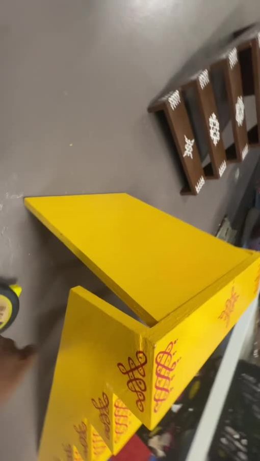 Yellow Golu Stand – Actual Side Support captured from the actual product video
